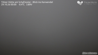 Aktuelles Webcambild: Tölzer Hütte am Schafreuter - Blick ins Karwendel